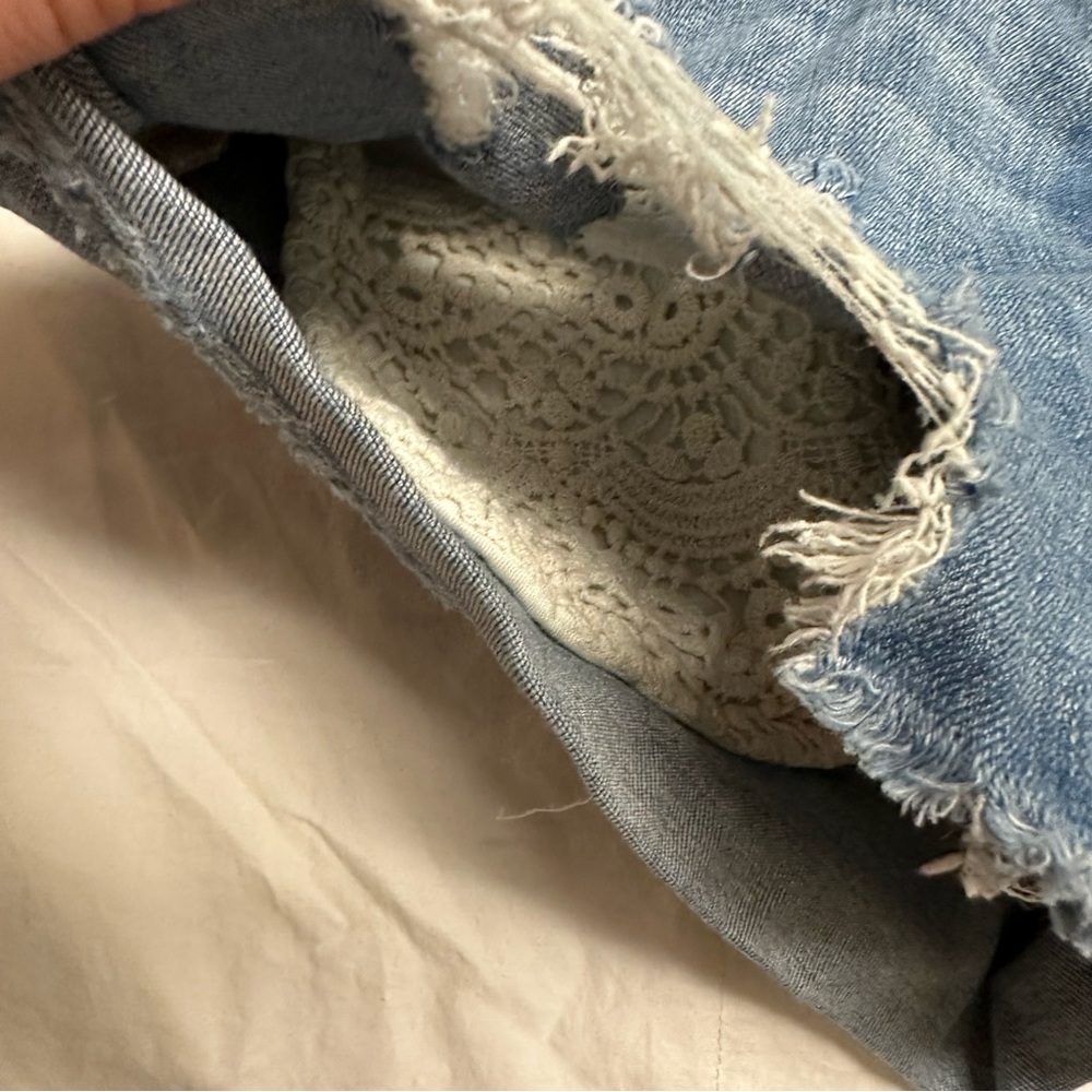 AE Shorts - Picture 5 of 7